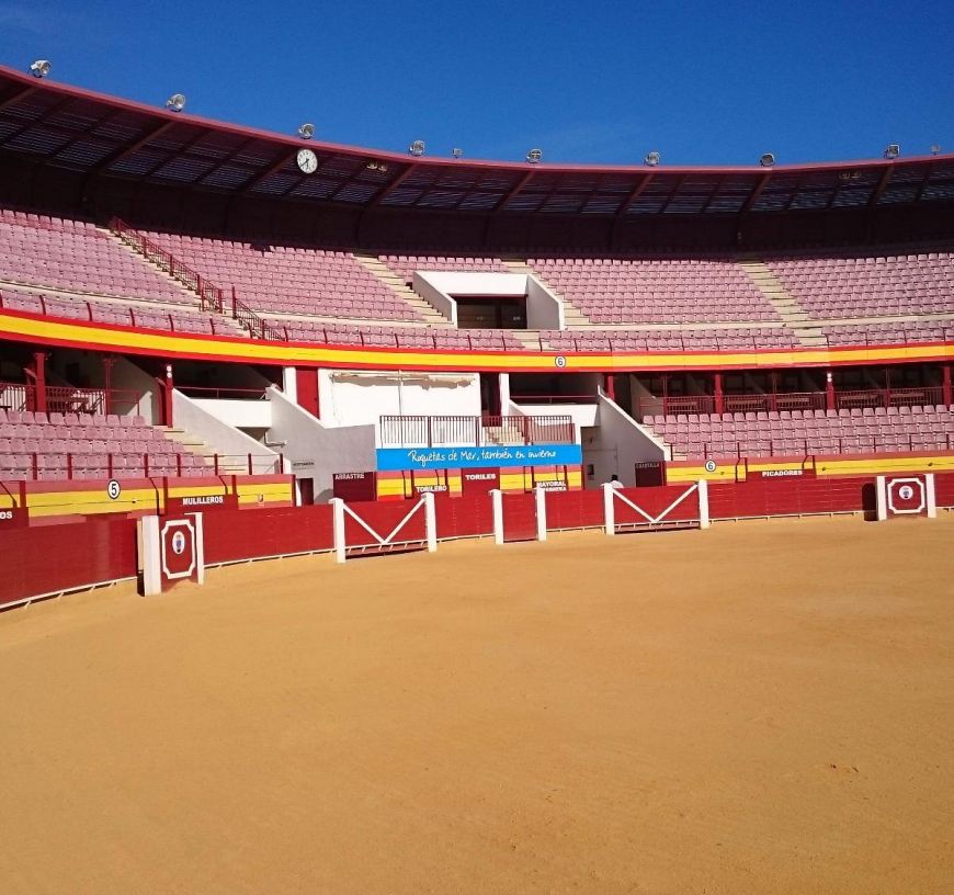 La plaza de toros de Roquetas de Mar · Qué visitar en Roquetas de Mar